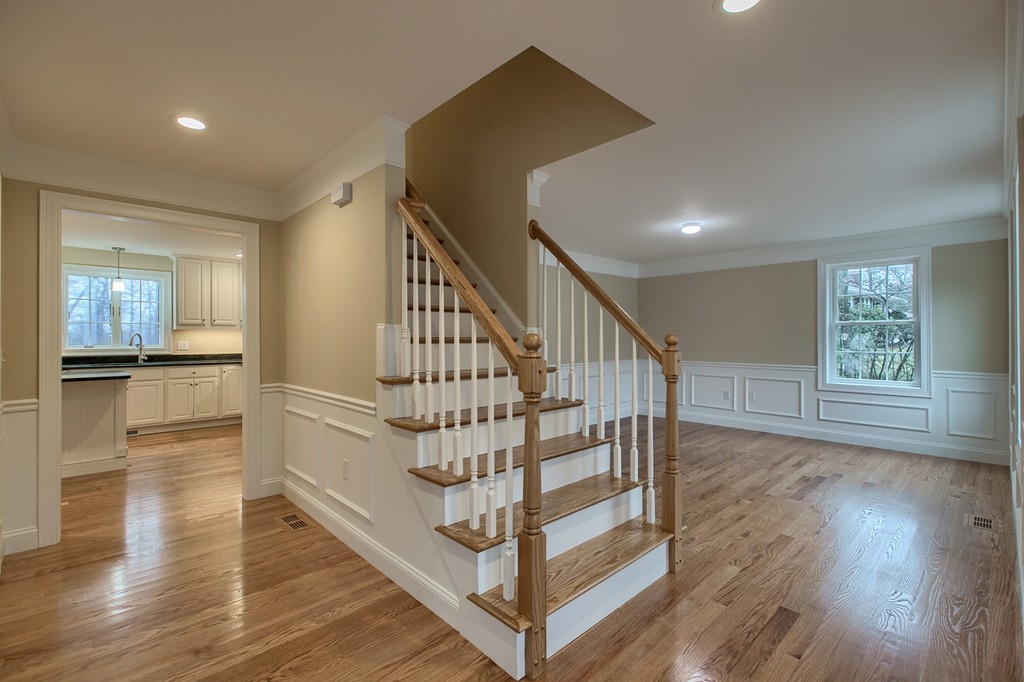 7 Princeton Road Burlington, MA 01803 - Photo 4 of 30 Gallery Image 4