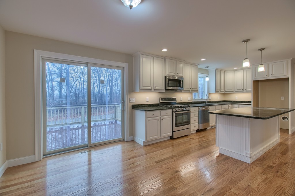 7 Princeton Road Burlington, MA 01803 - Photo 9 of 30 Gallery Image 9