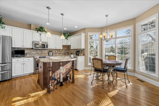 $699,900 | 1427 Cress Creek Court, Naperville, IL 60563