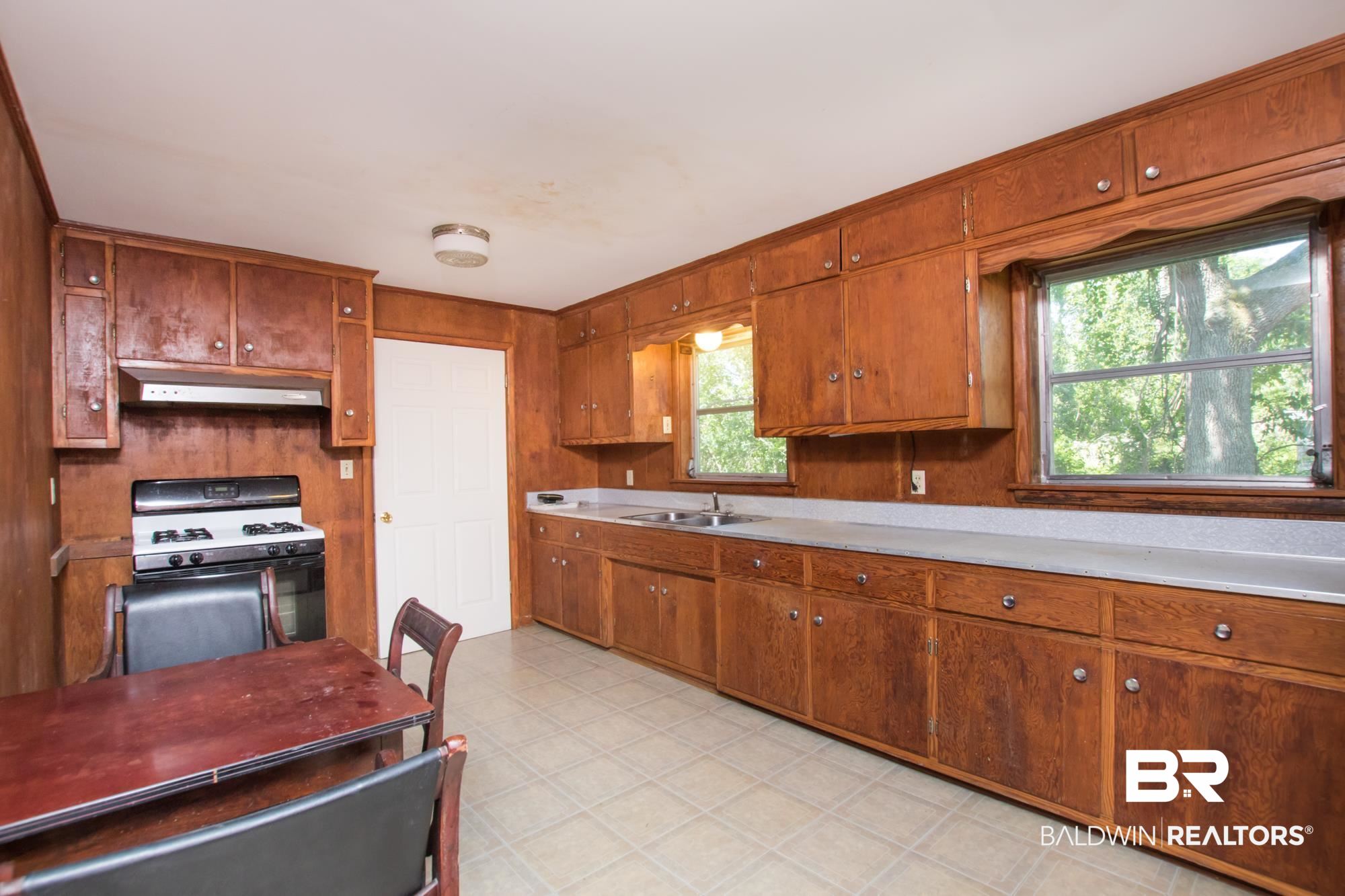 16789-16785 River Road Bon Secour, AL 36511 - Photo 15 of 17 Guest Cottage - Kitchen