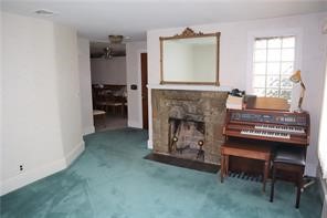 15 Winfield Road Johnston, RI 02919 - Photo 5 of 12 Gallery Image 5