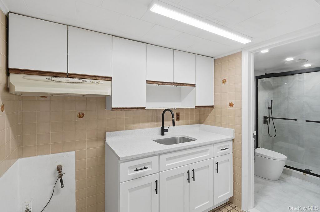 2934 Kinloch Road Wantagh, NY 11793 - Photo 20 of 34