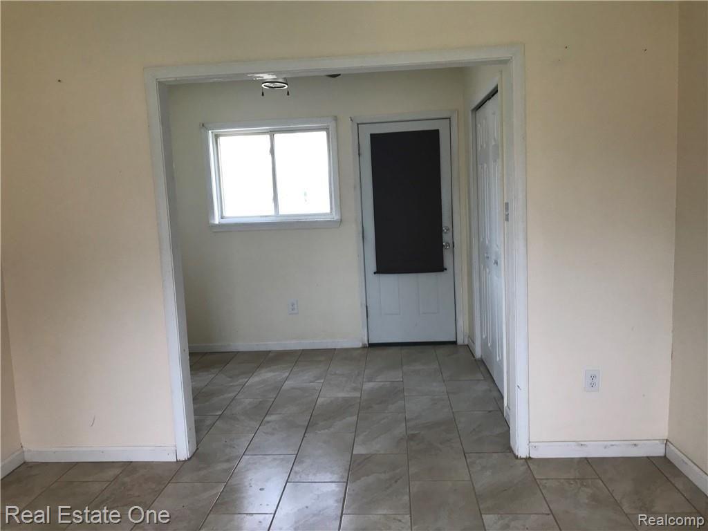 26101 Karr Road Belleville, MI 48111 - Photo 20 of 21 94CCD29D-C5EB-4ECB-B6FF-82C2E50D24E1.jpeg