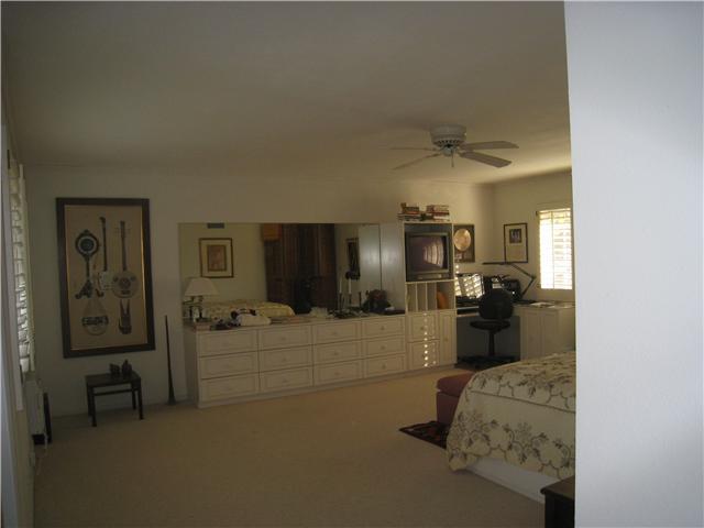 4989 Sleeping Indian Road Fallbrook, CA 92028 - Photo 4 of 8 Large master room with built- ins.