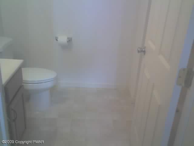 5203 Mayfair Road Tobyhanna, PA 18466 - Photo 11 of 13 Full Bath 3