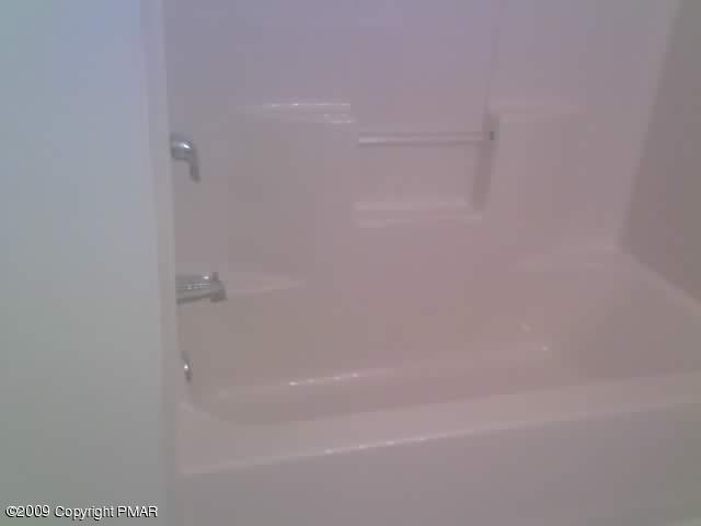 5203 Mayfair Road Tobyhanna, PA 18466 - Photo 10 of 13 Full Bath 3
