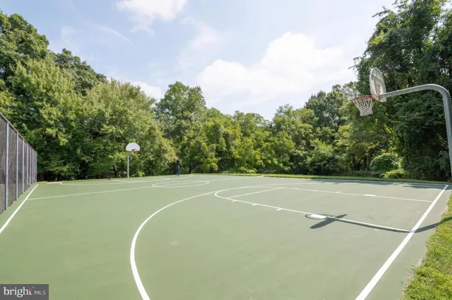 a view of a tennis court