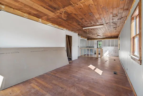 $265,000 | 127 Gardiner Road, Wiscasset, ME 04578