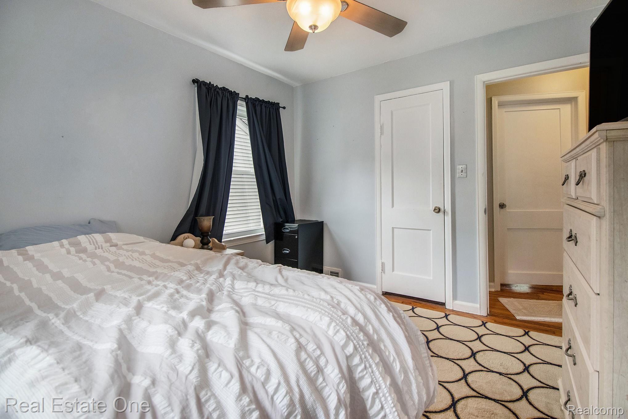 21164 Rensselaer Street Farmington, MI 48336 - Photo 9 of 15 Bedroom 2.jpg