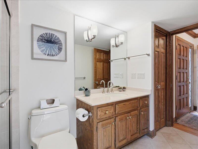 700 Waters Edge Road, Unit 23 Caledonia, WI 53402 - Photo 46 of 60 Lower Full Bath