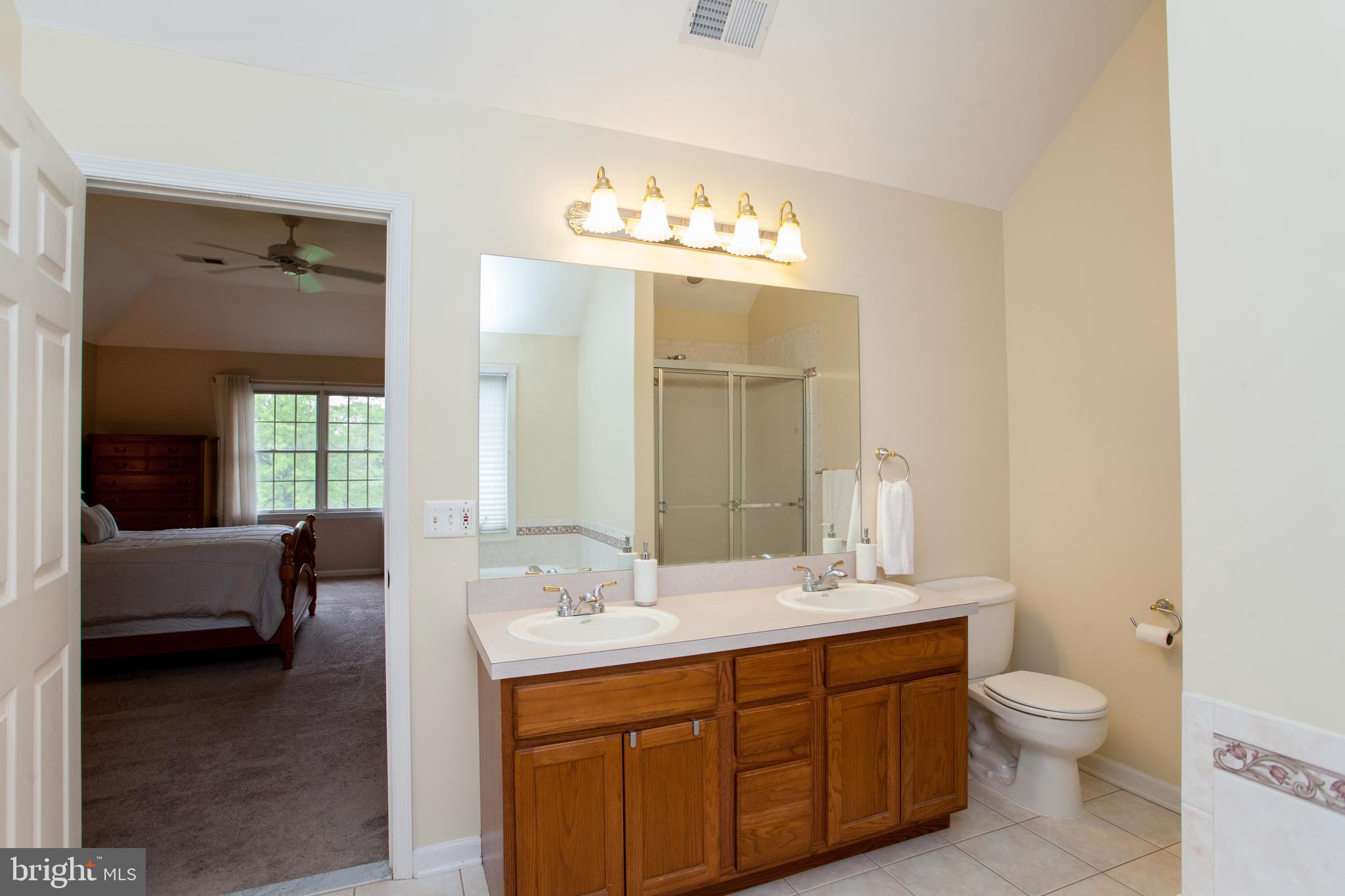 52 Rick Road Milford, NJ 08848 - Photo 25 of 42 Primary Ensuite Bath