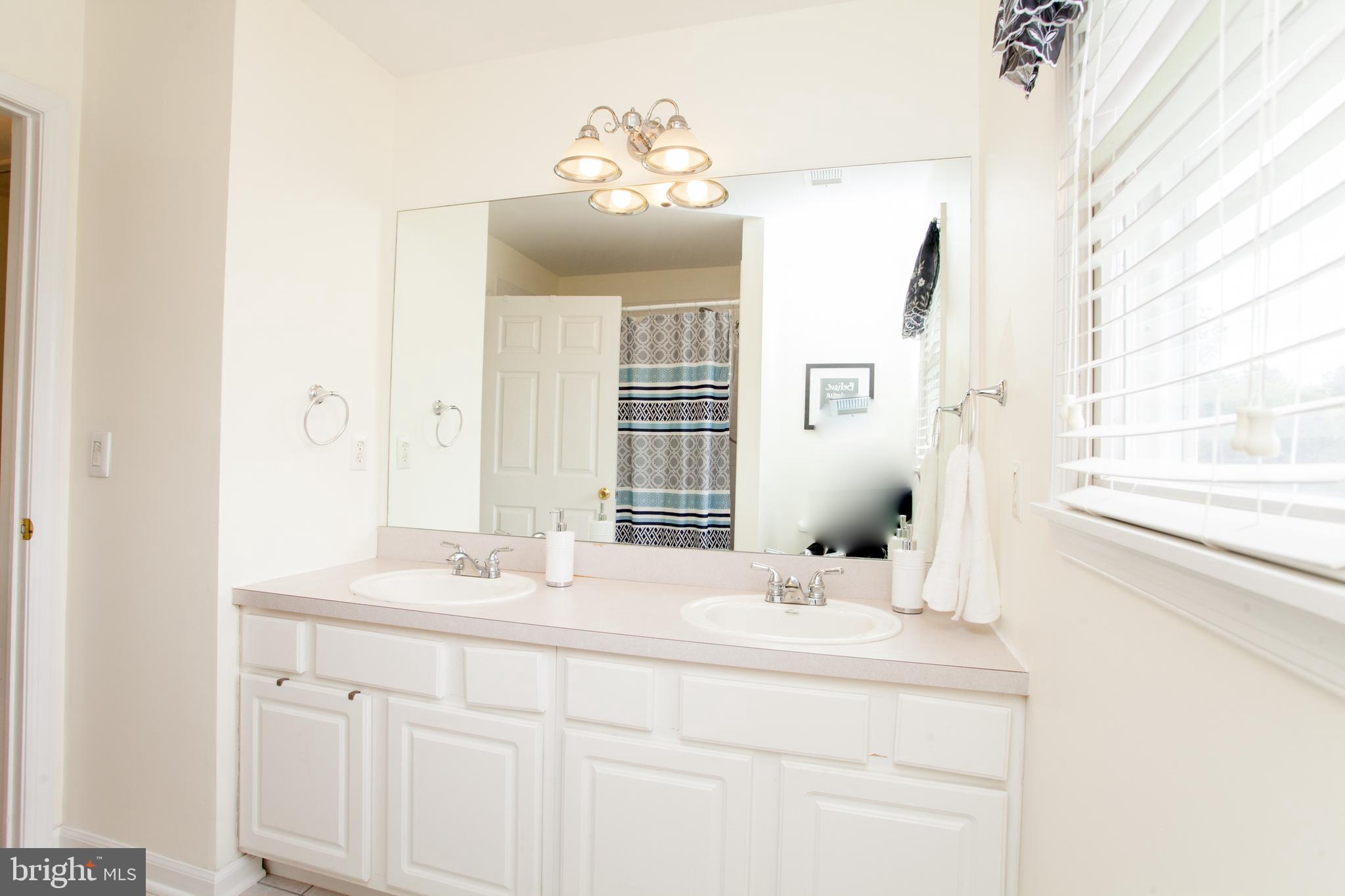 52 Rick Road Milford, NJ 08848 - Photo 31 of 42 Full Hall Bath with Double Sinks