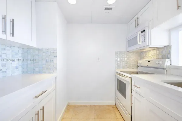 $2,875 | 7601 East Treasure Drive, Unit 2309, North Bay Village, FL 33141