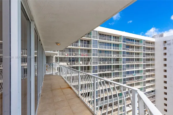 $2,875 | 7601 East Treasure Drive, Unit 2309, North Bay Village, FL 33141