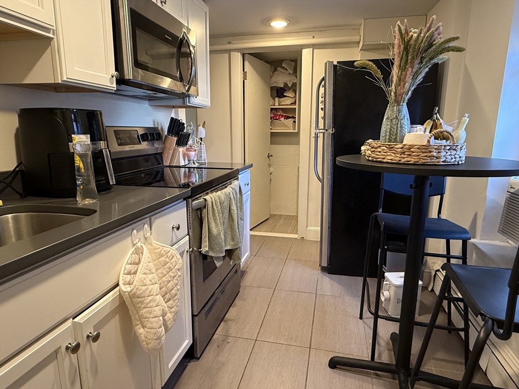 1871 Beacon Street, Unit 2 Brookline, MA 02445 - Photo 5 of 9