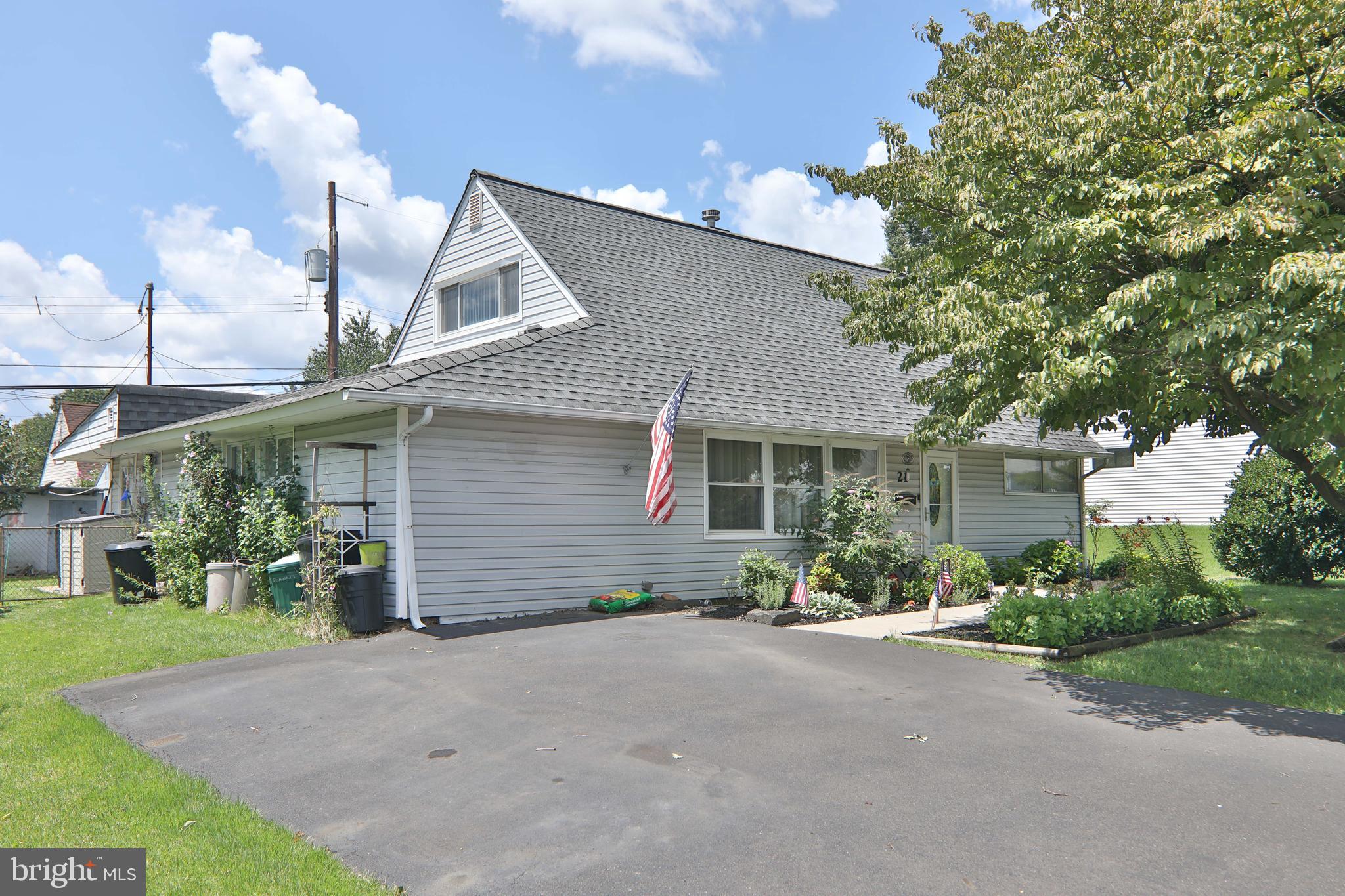 21 Conifer Road Levittown, PA 19057 - Photo 1 of 36