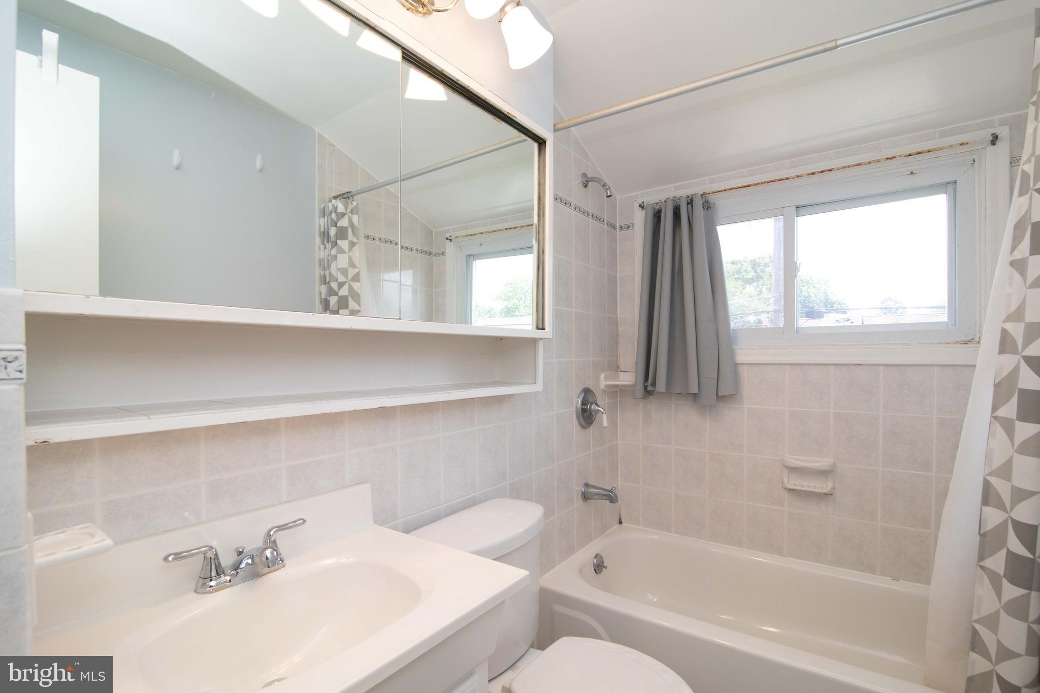 21 Conifer Road Levittown, PA 19057 - Photo 24 of 36