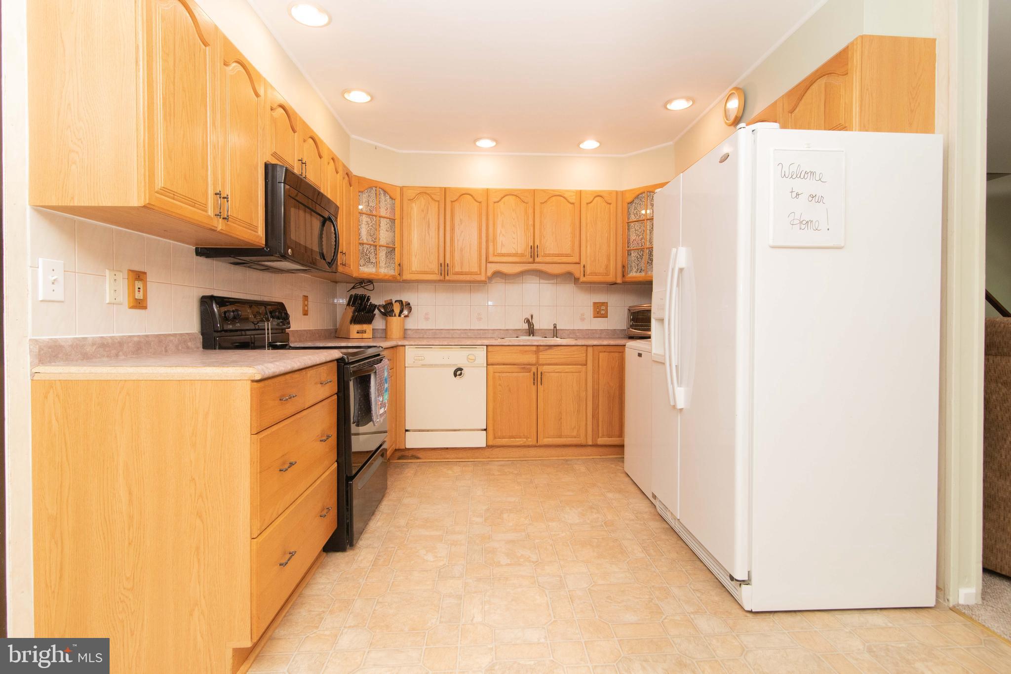 21 Conifer Road Levittown, PA 19057 - Photo 7 of 36