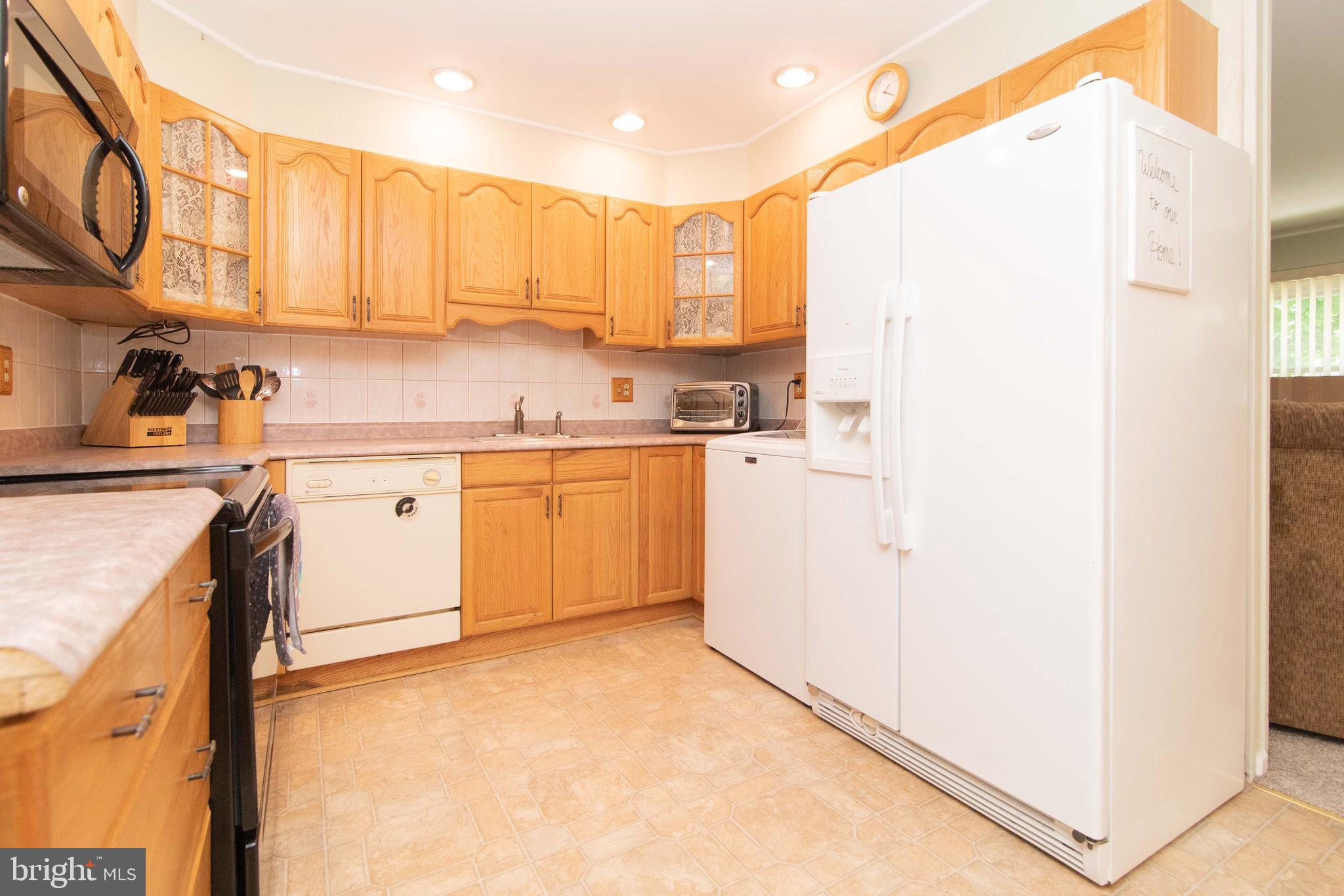 21 Conifer Road Levittown, PA 19057 - Photo 8 of 36