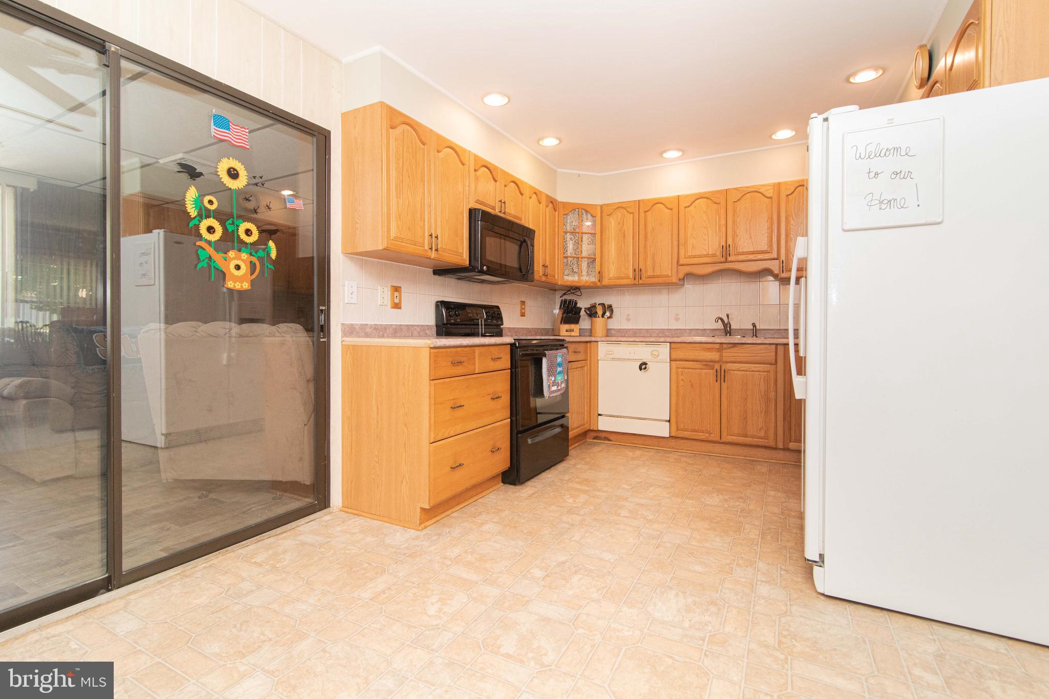 21 Conifer Road Levittown, PA 19057 - Photo 9 of 36
