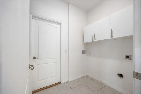 a view of a room with an empty space