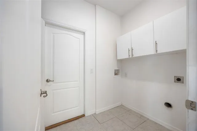 a view of a room with an empty space