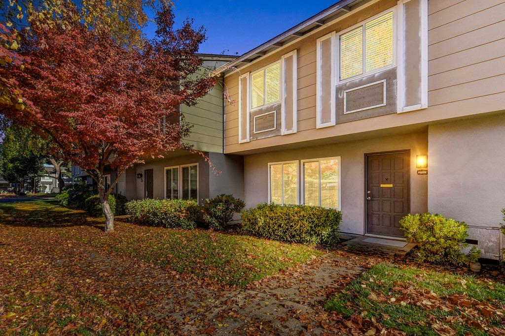 8800 La Riviera Drive, Unit E, Sacramento, CA 95826 Compass