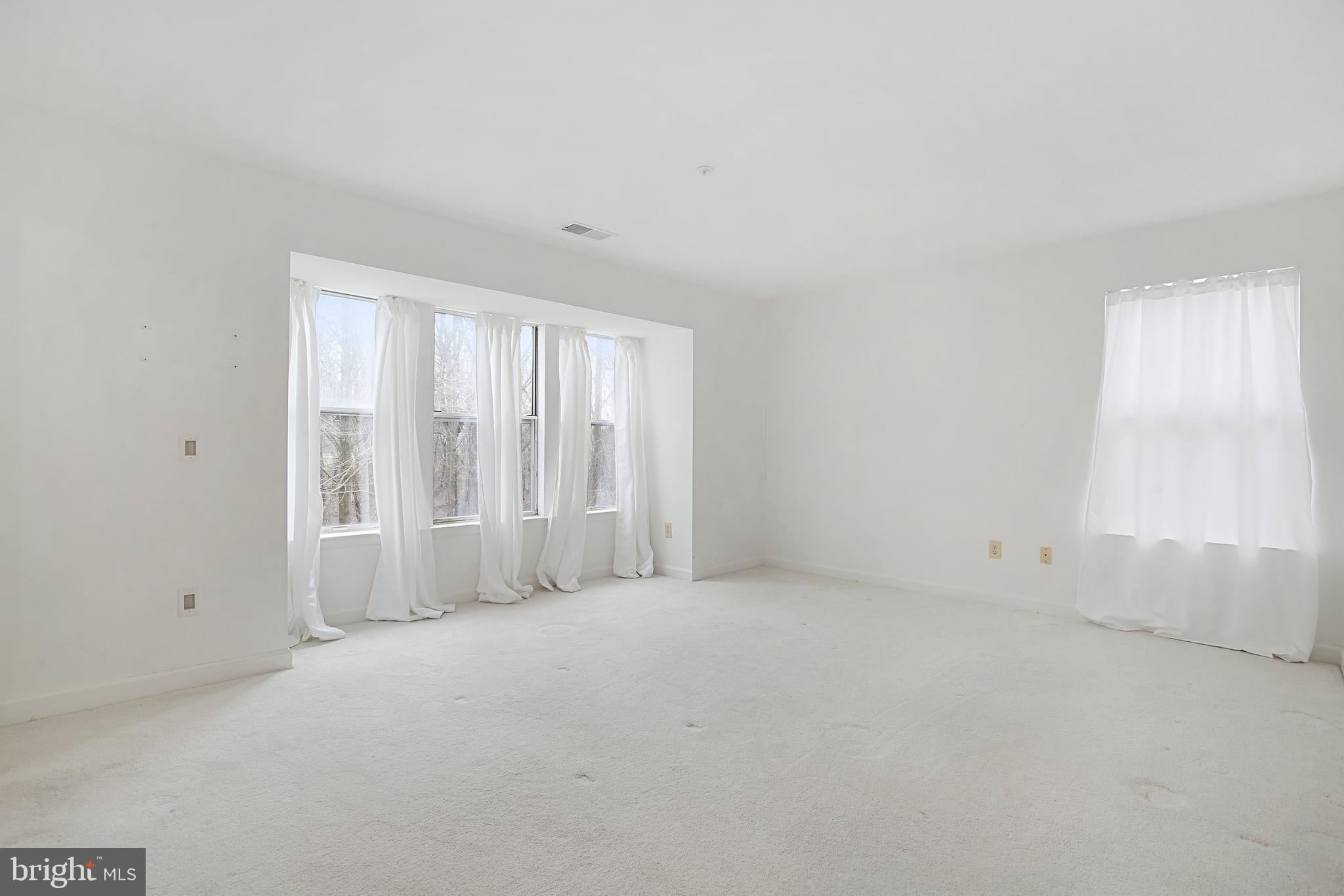 3313 Sir Thomas Drive, Unit 4C33 Silver Spring, MD 20904 - Photo 22 of 34