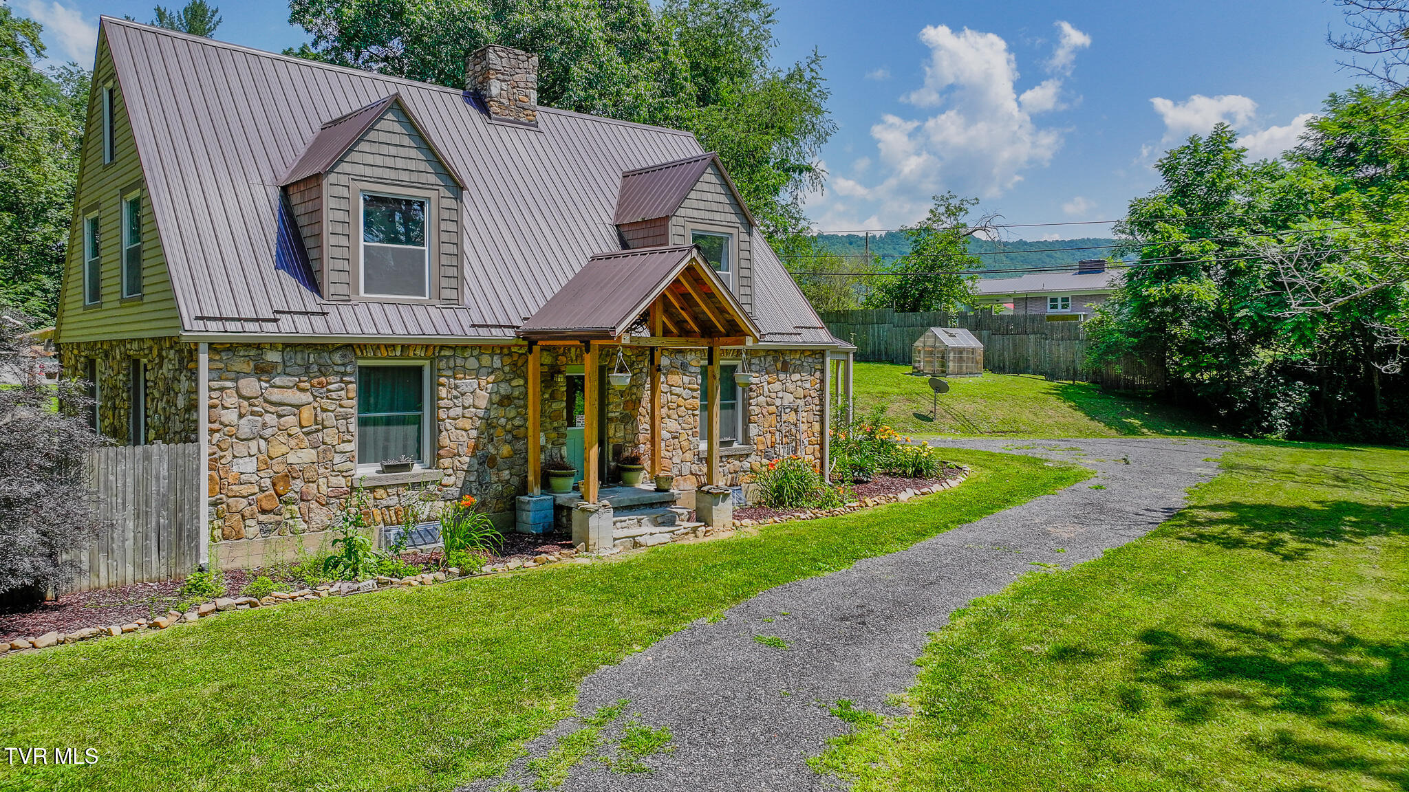 31232 Hollyfield Road Damascus, VA 24236 - Photo 46 of 46 dji_fly_20250623_151100_0216_17507061602