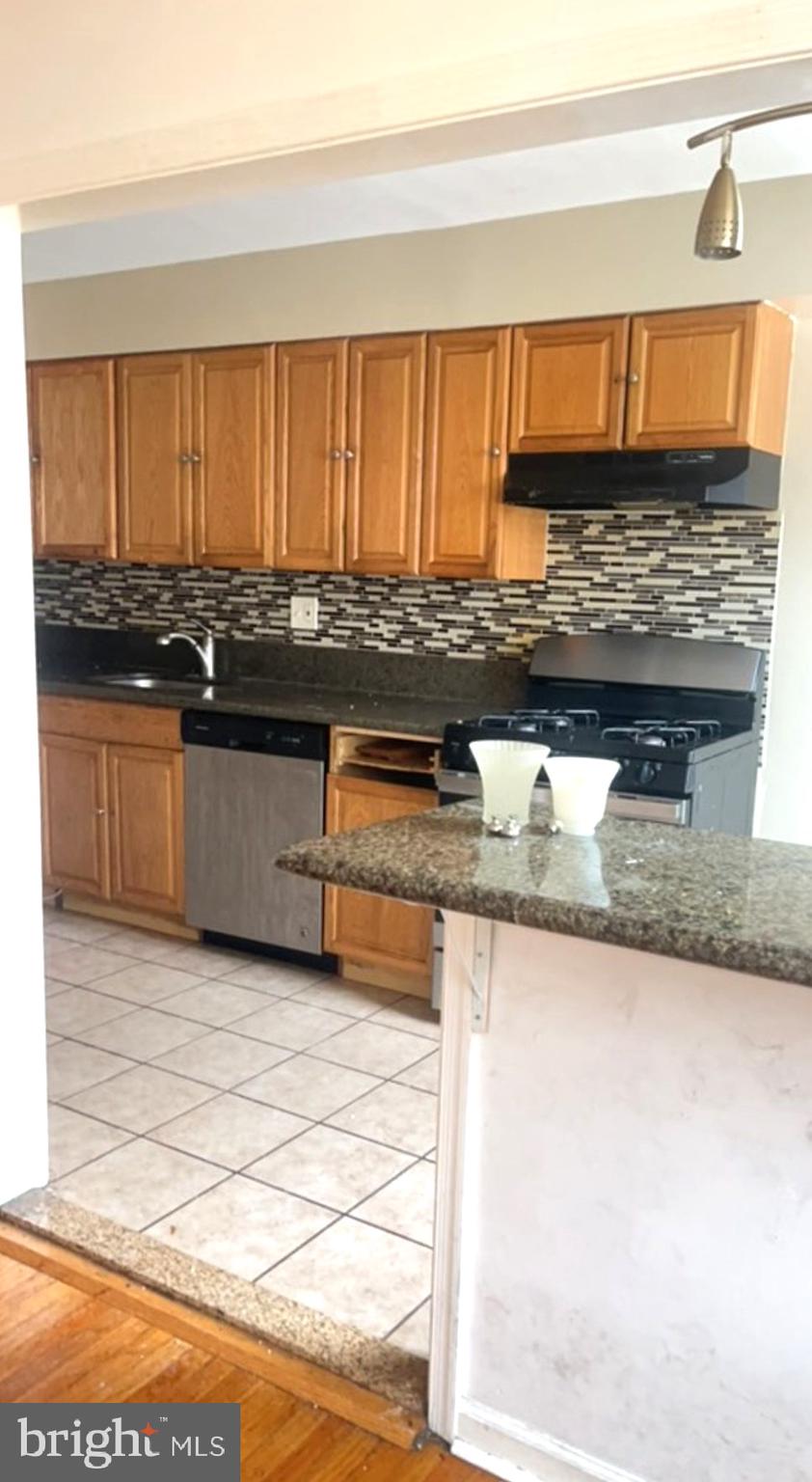 351 East Claremont Road Philadelphia, PA 19120 - Photo 27 of 30