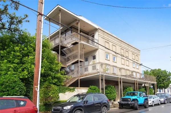 $2,500 | 8416 Oak Street, Unit A, New Orleans, LA 70118