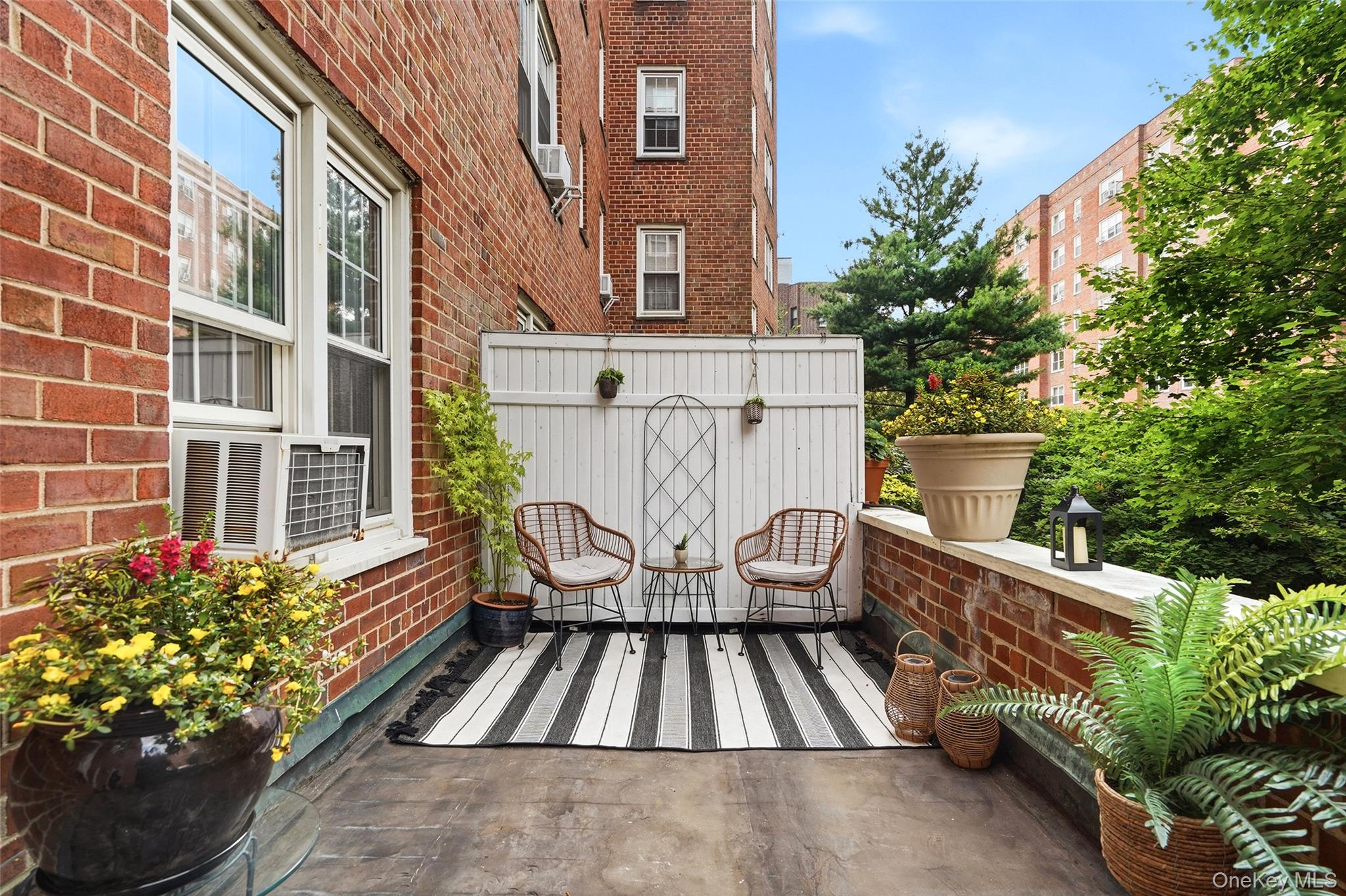 949 Palmer Road, Unit 1R Bronxville, NY 10708 - Photo 18 of 21 View of Terrace