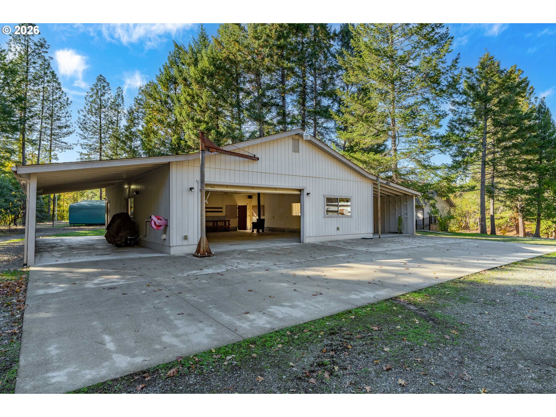 11990 Artlin Road Grants Pass, OR 97526 - Photo 17 of 37