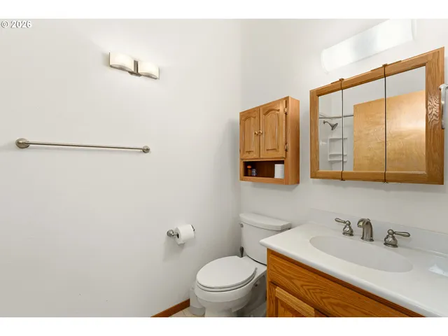 $799,000 | 11990 Artlin Road, Grants Pass, OR 97526