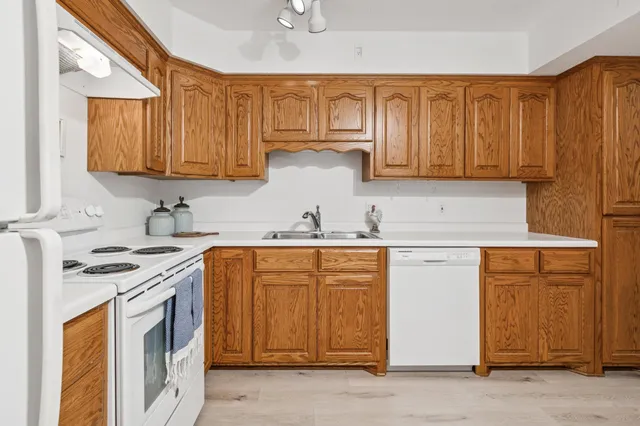 $155,000 | 7200 York Avenue South, Unit 503, Edina, MN 55435