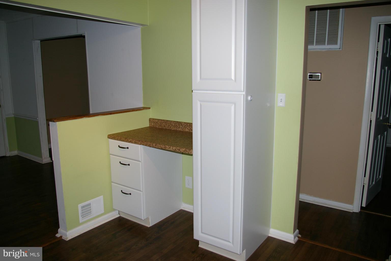 2256 Mountain Road Haymarket, VA 20169 - Photo 11 of 25 Kitchen