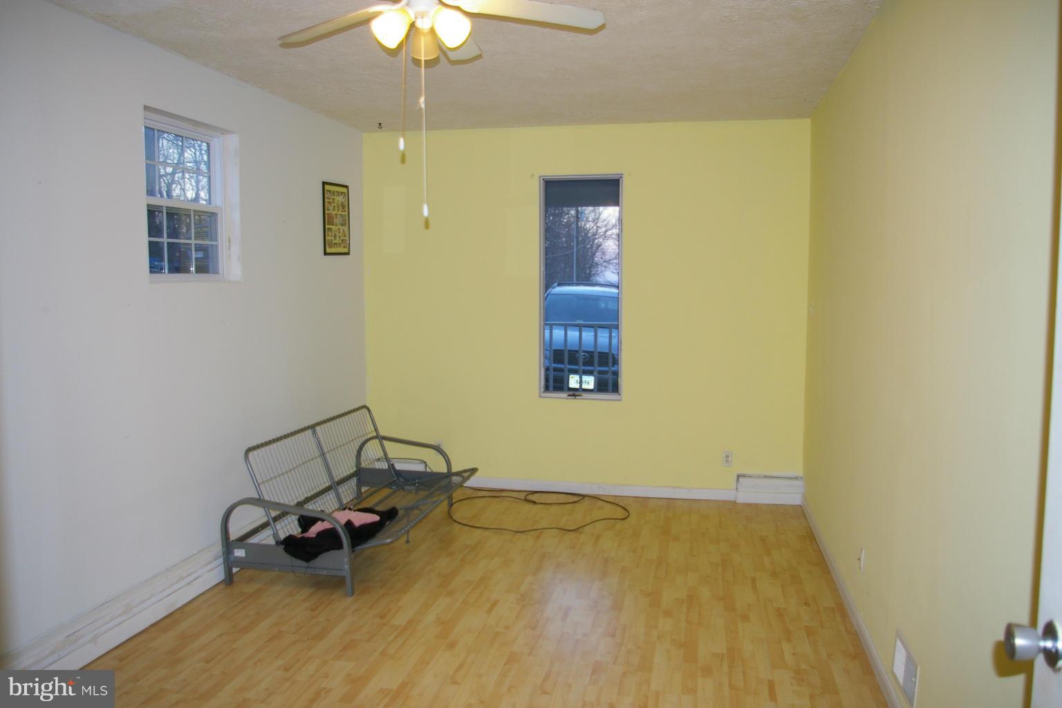 2256 Mountain Road Haymarket, VA 20169 - Photo 14 of 25 Family Room