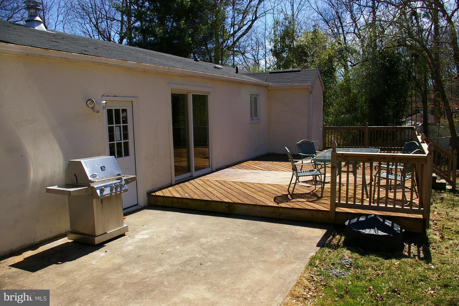 2256 Mountain Road Haymarket, VA 20169 - Photo 5 of 25 Exterior (Rear)