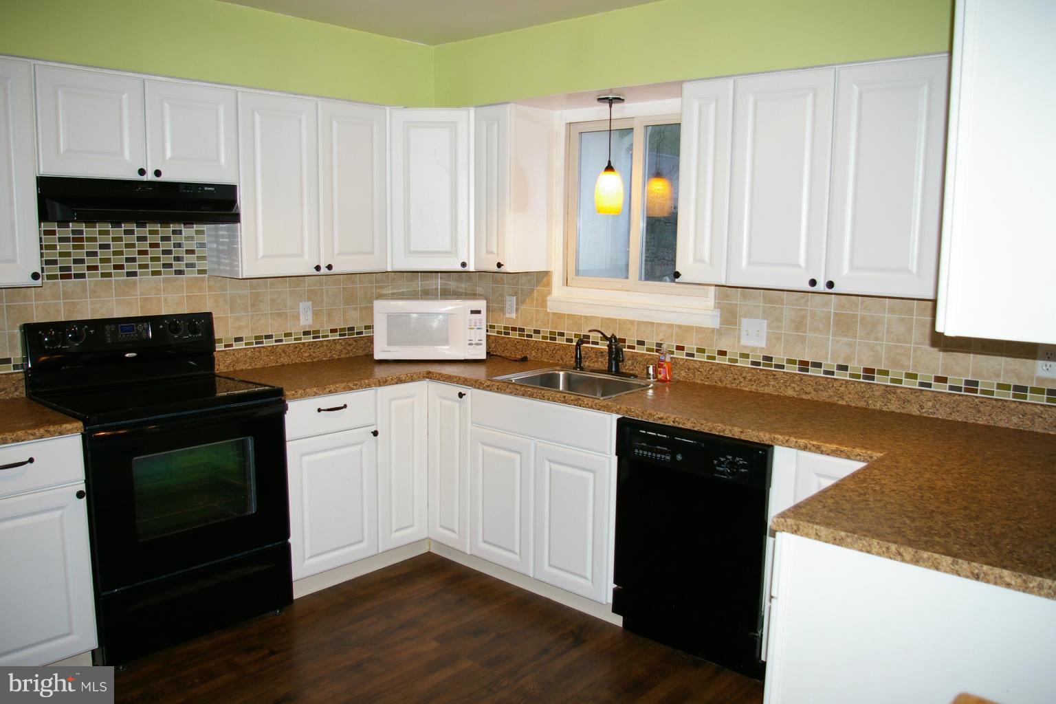 2256 Mountain Road Haymarket, VA 20169 - Photo 9 of 25 Kitchen