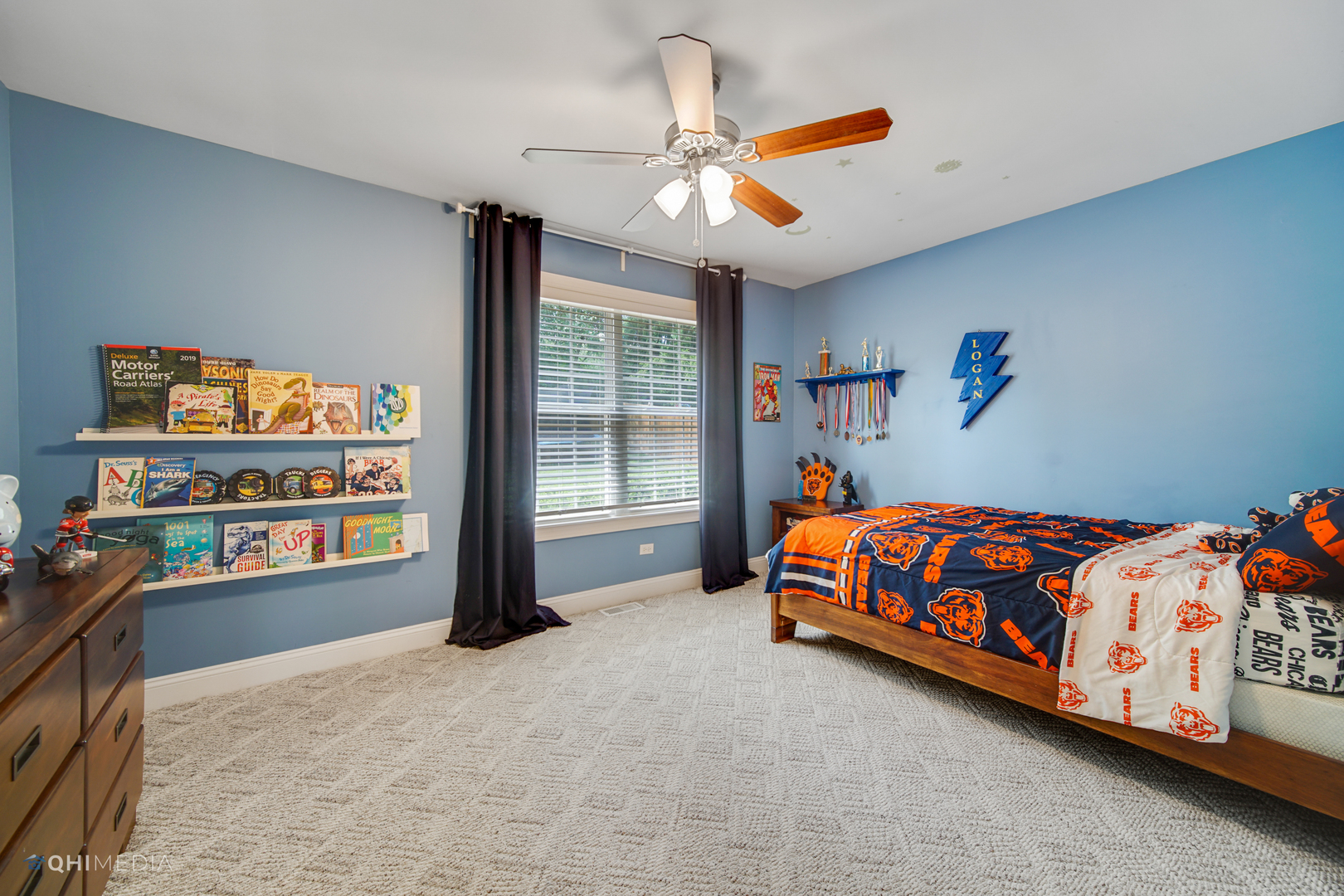 5213 Hayes Road Algonquin, IL 60102 - Photo 24 of 36 a bedroom with a bed and a window