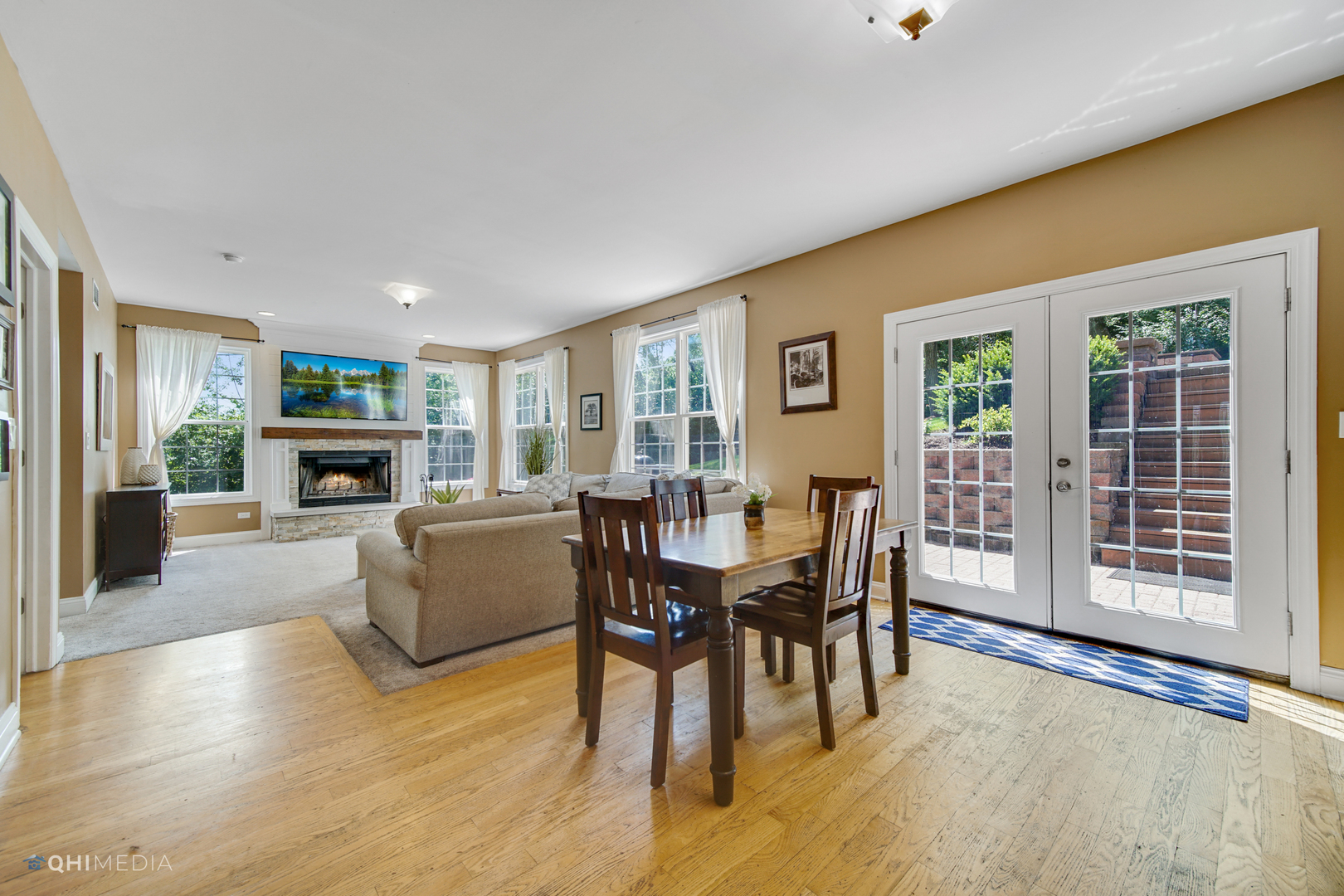5213 Hayes Road Algonquin, IL 60102 - Photo 7 of 36 a dining room with furniture window and wooden floor