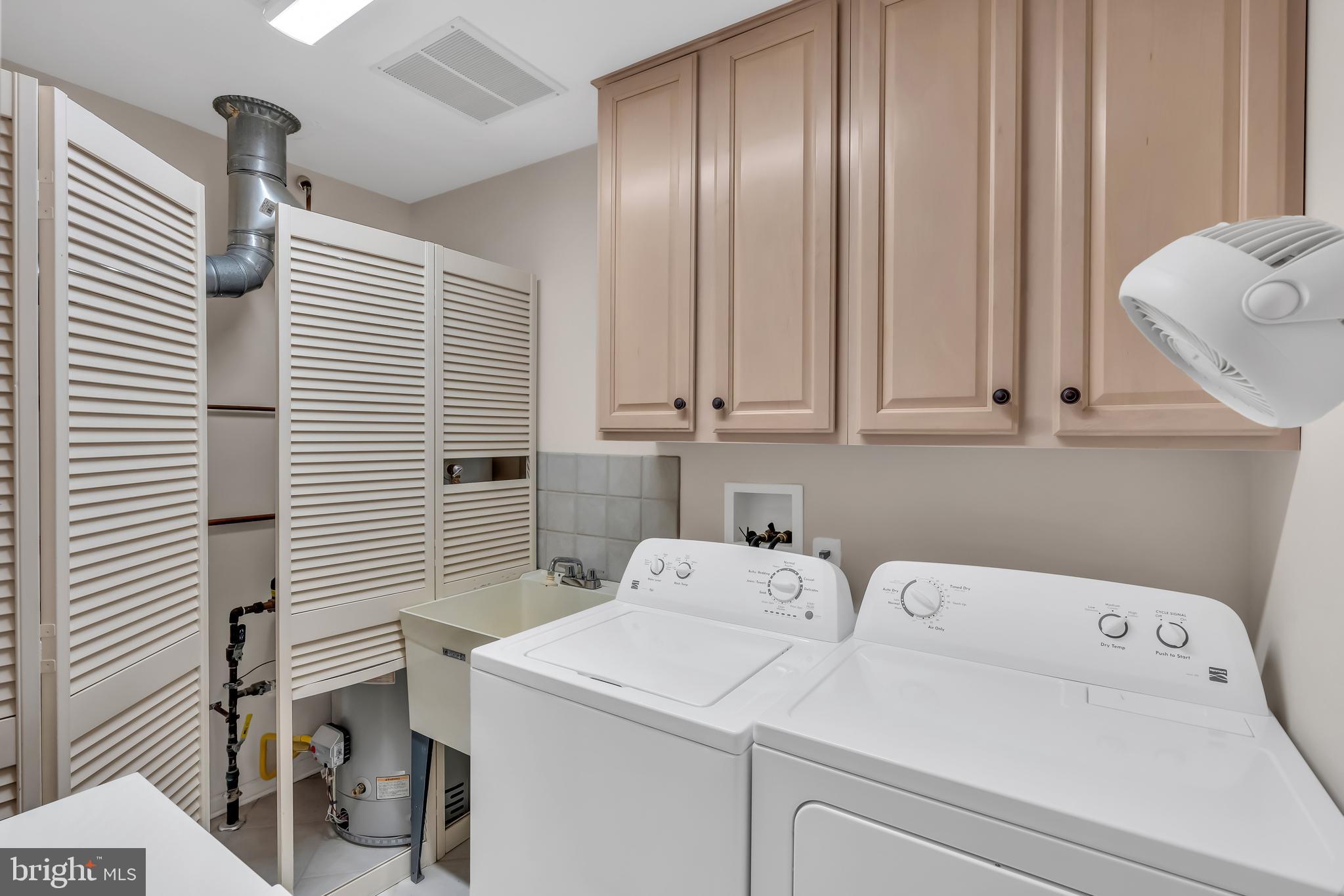 3 Rye Court Jackson, NJ 08527 - Photo 31 of 35 Laundry room