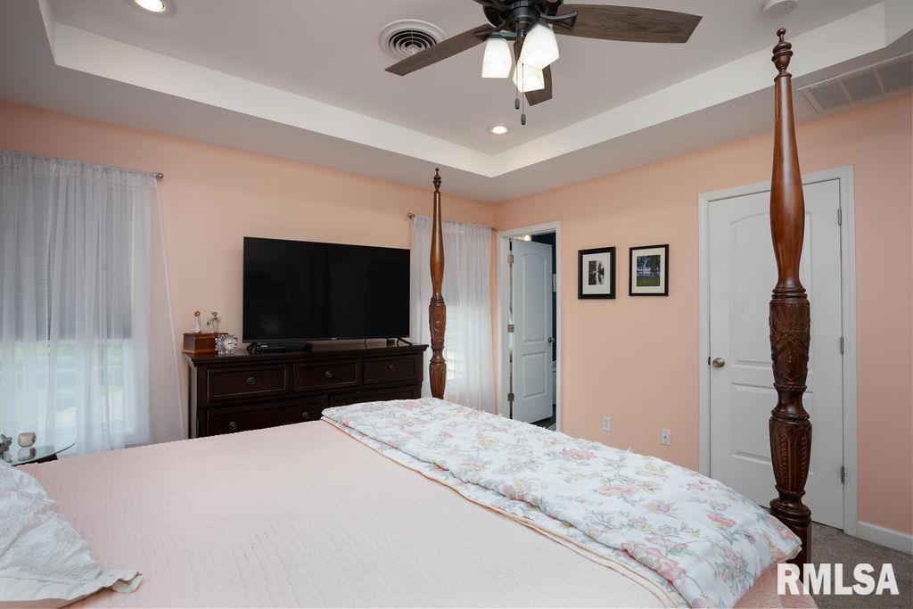 1403 Howard Road Marion, IL 62959 - Photo 18 of 40