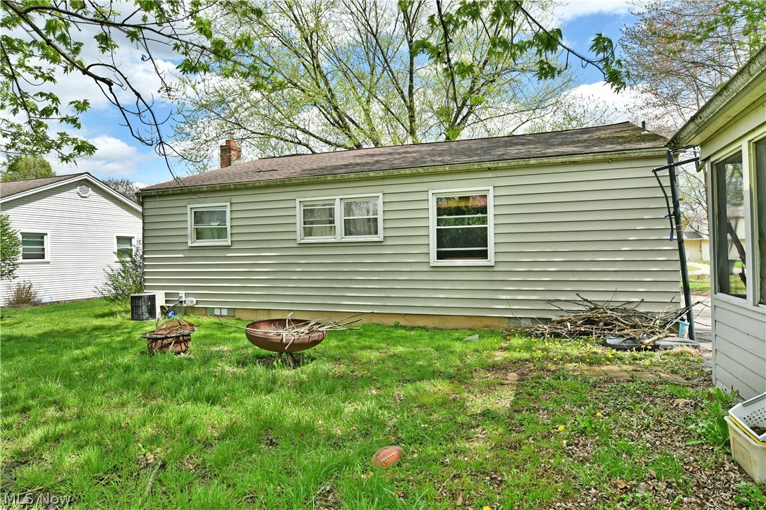 7374 Ranier Trail Youngstown, OH 44512 - Photo 17 of 19
