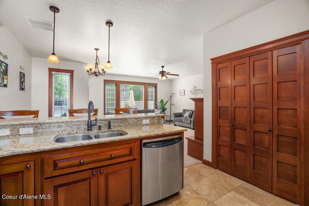 4450 Greenchain Loop, Unit 7 Coeur D'Alene, ID 83814 - Photo 10 of 33 038-4450GreenchainLoop-7-CoeurdAlene-ID-