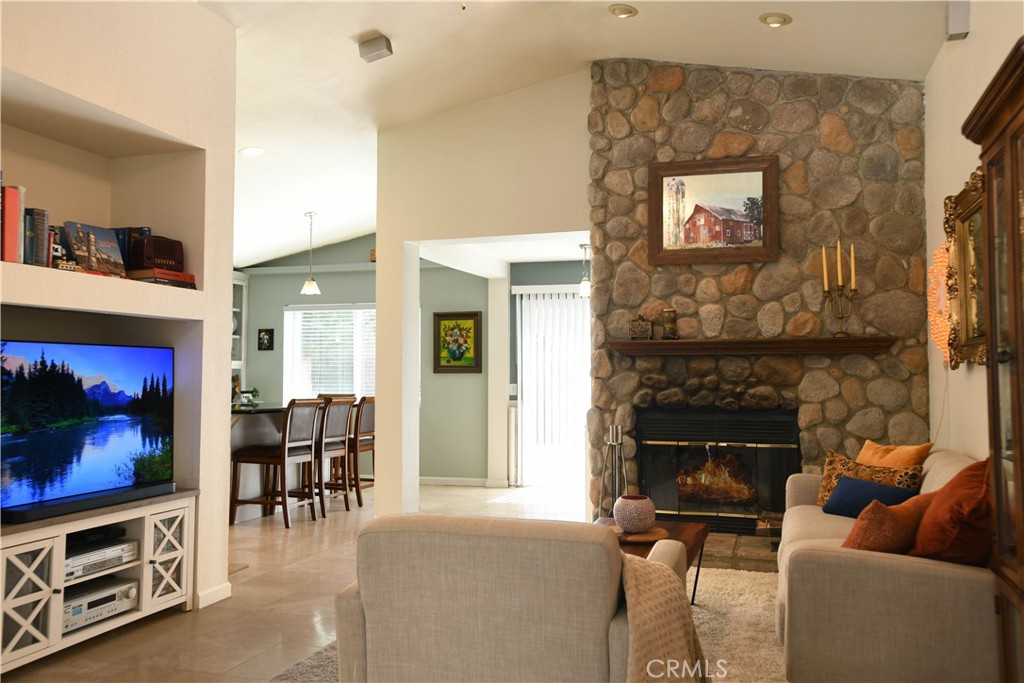 17371 Mockingbird Canyon Road Riverside, CA 92504 - Photo 36 of 40 Family Room