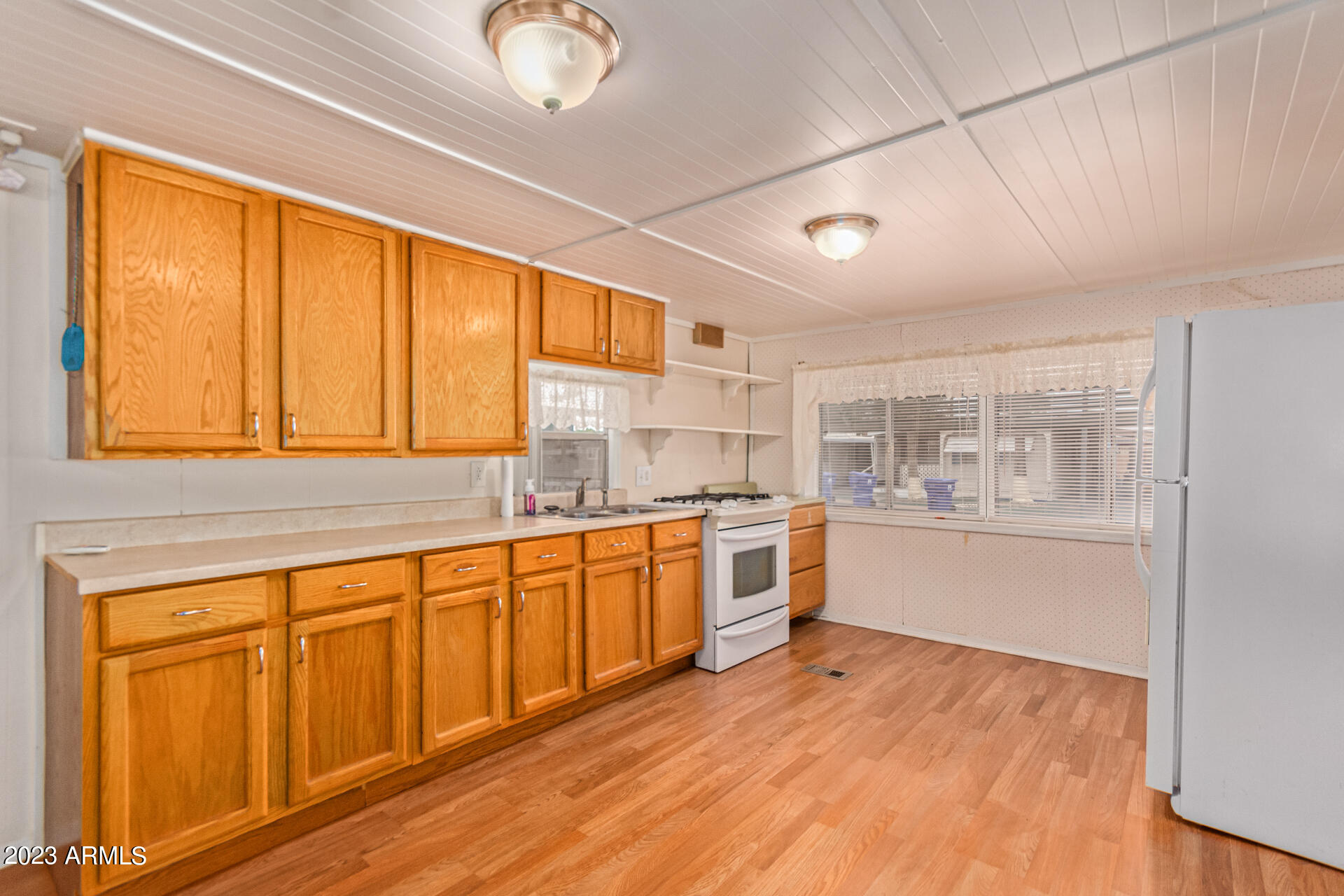5201 West Camelback Road, Unit A19 Phoenix, AZ 85031 - Photo 6 of 23 Kitchen
