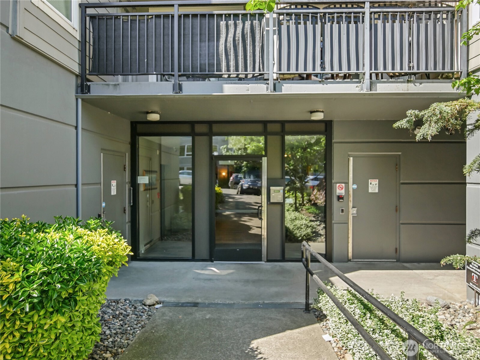 420 Valley Street, Unit W409 Seattle, WA 98109 - Photo 17 of 31