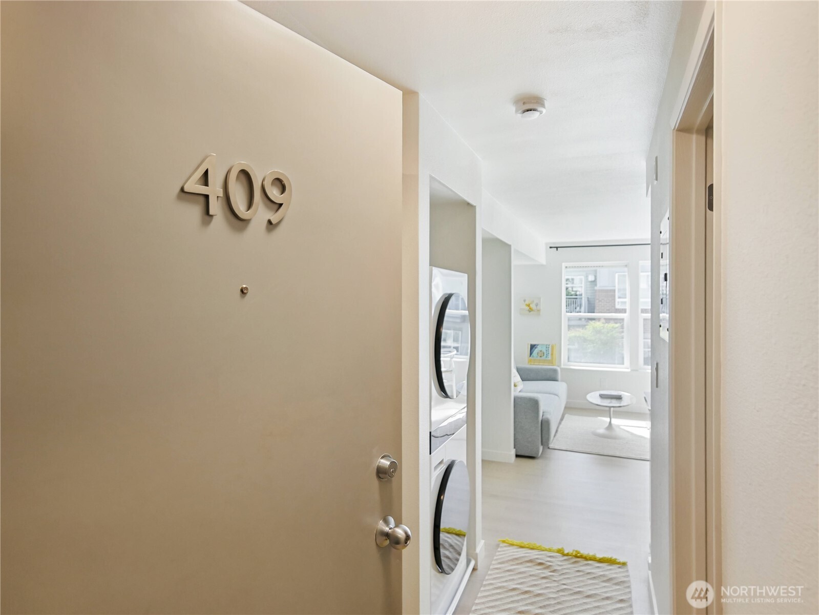 420 Valley Street, Unit W409 Seattle, WA 98109 - Photo 2 of 31