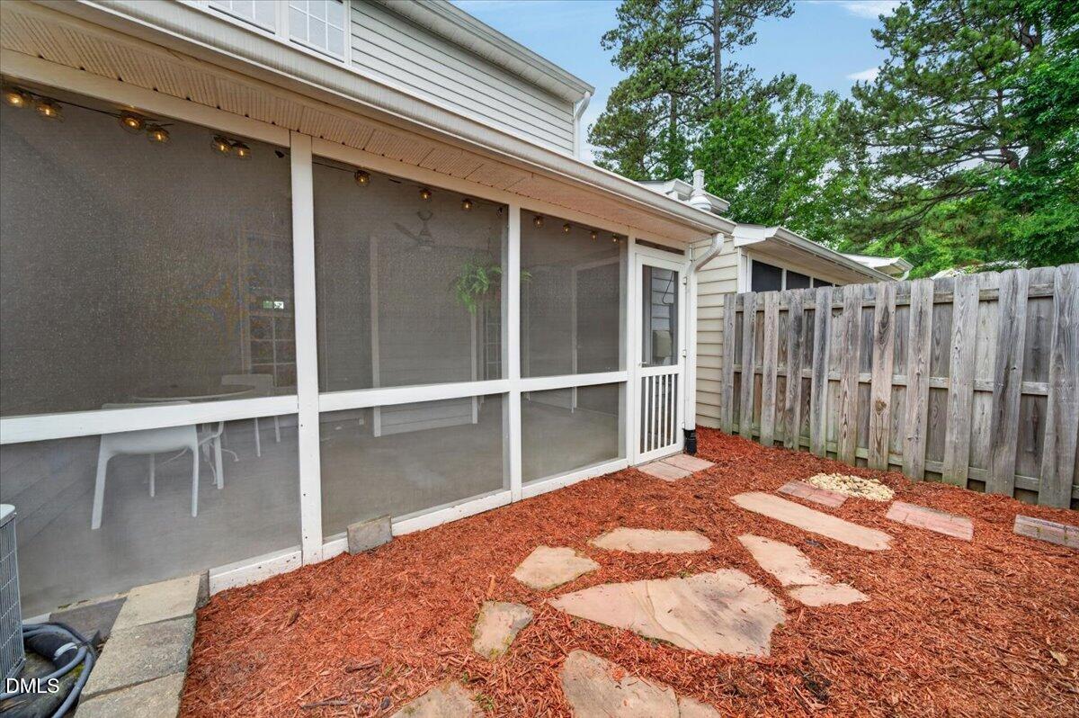 8708 Belford Valley Lane Raleigh, NC 27615 - Photo 14 of 27 07-8708BelfordValleyLnRaleighNC27615_007
